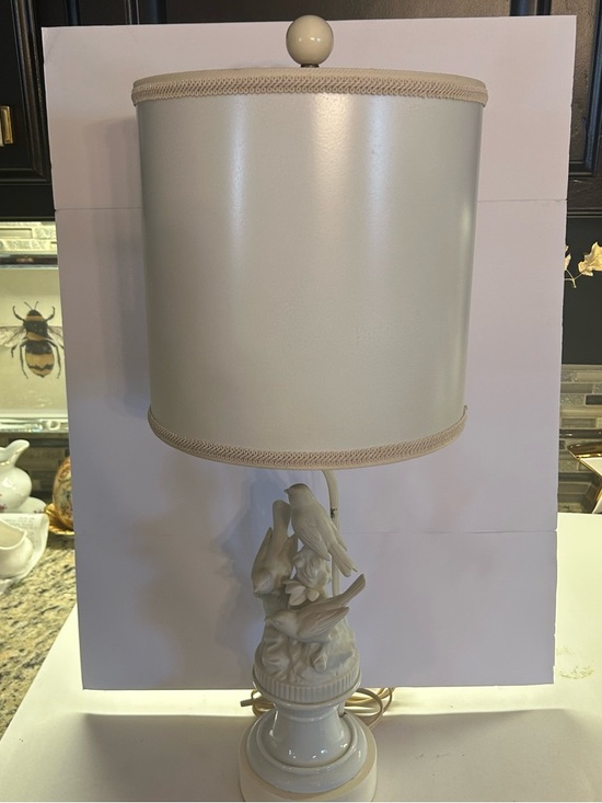 The Unbranded Brand Other - Cream Ceramic Bird Table Lamp with Drum Shade